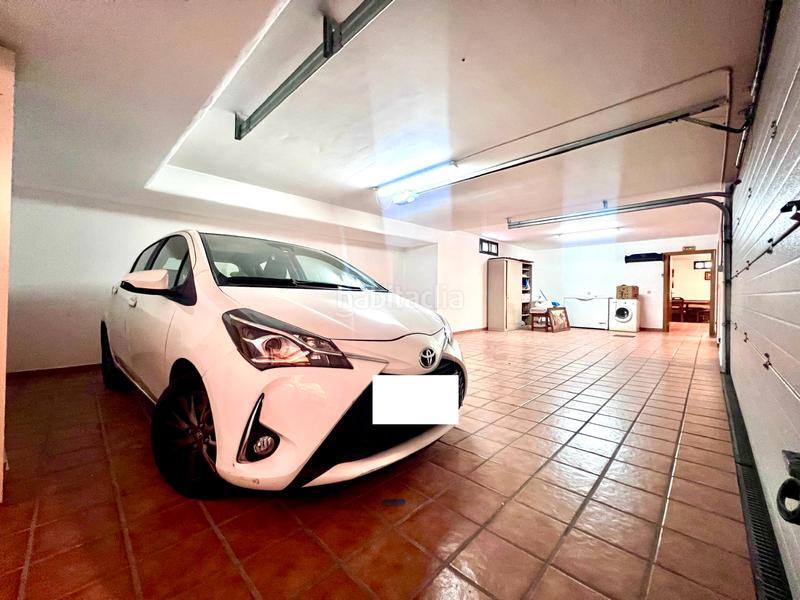 Foto fb531418-4e89-4576-9e2d-0234bd3864d2. Chalet con camino riscaldamento parcheggio piscina in Pontevedra