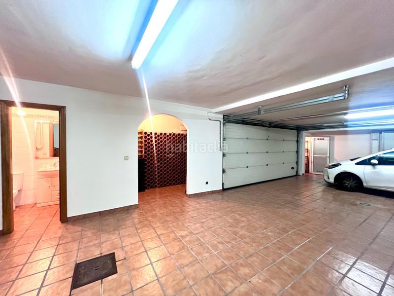 Foto fcfe6f43-212d-4831-95aa-19393ffb9f03. Chalet con camino riscaldamento parcheggio piscina in Pontevedra