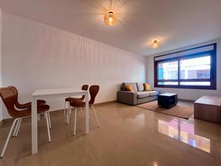 Pis a Marín. Piso de 3 dormitorios con terraza. en en casco urbano de marín