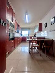 Pis  Rúa xan guillermo. Amplia vivienda con vistas al puerto deportivo de pontevedra