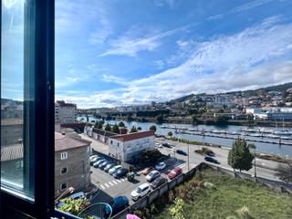 Pis  Rúa xan guillermo. Amplia vivienda con vistas al puerto deportivo de pontevedra