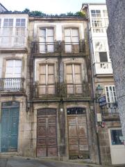 Haus in Rúa da fonte sequelo 26. Edificio completo en rúa xelmírez