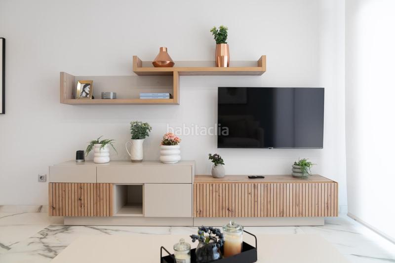 Foto f3a60b83-7589-4f84-b594-4478f8fbb9b6. Etagenwohnung mit parking pool in Playa Poniente Benidorm