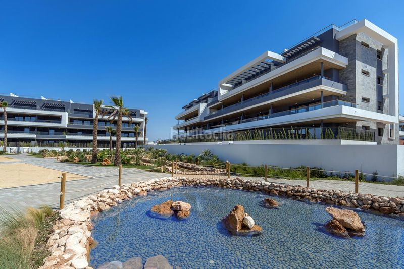 Foto 883715dd-23da-4e23-b84b-4f8db522752e. Casa amb piscina a Zona Carrefour - Urbanizaciones Torrevieja