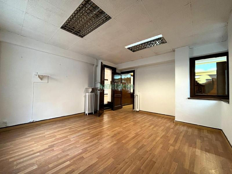 Foto b27fa3f3-9800-4ded-8705-a907cfd6a967. Location bureau avec chauffage dans Plaza Independencia Vigo