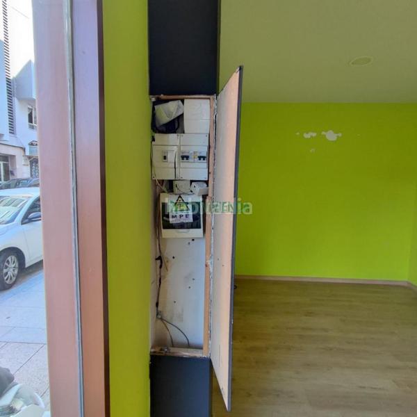 Foto 2bc39402-eb01-48d5-bceb-2c8d4db1db02. Alquiler local comercial en Plaza España - Corte Inglés Vigo