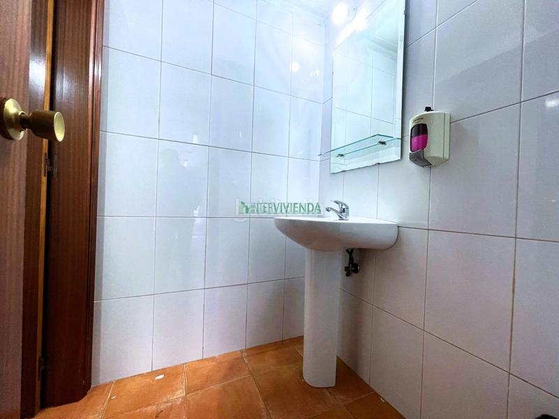 Foto 3ad8ea60-31c5-41ec-ba0b-263d2da63d87. Lloguer local comercial a Teis Vigo