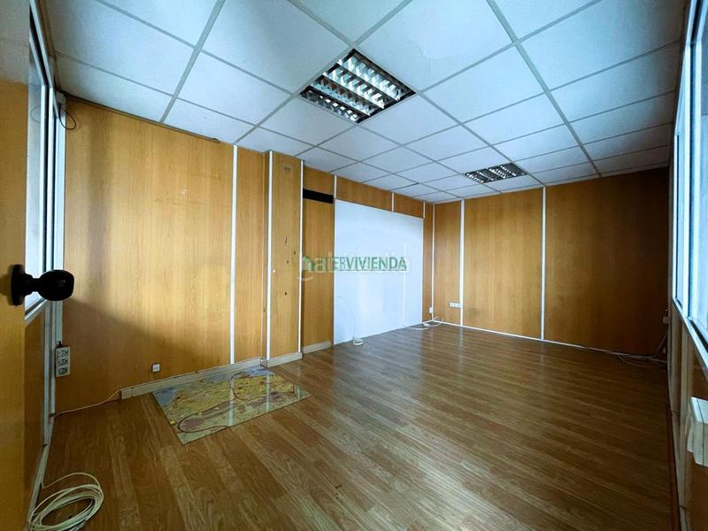 Foto ad27c721-1432-4b6c-b4ab-7fd0a5ab1c6d. Location local commercial dans Teis Vigo