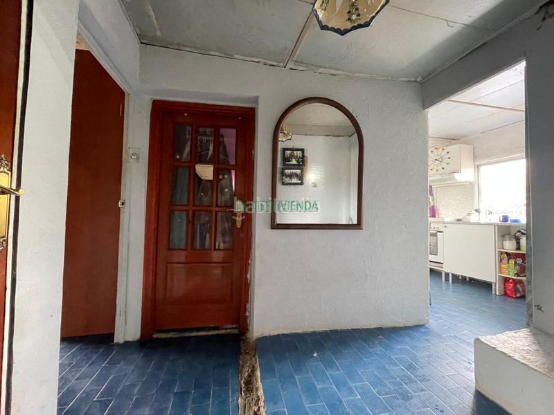 Foto d4522c84-a3c6-4781-bbd9-4599bcd479e4. Casa amb calefacció aparcament a Alcabre Vigo