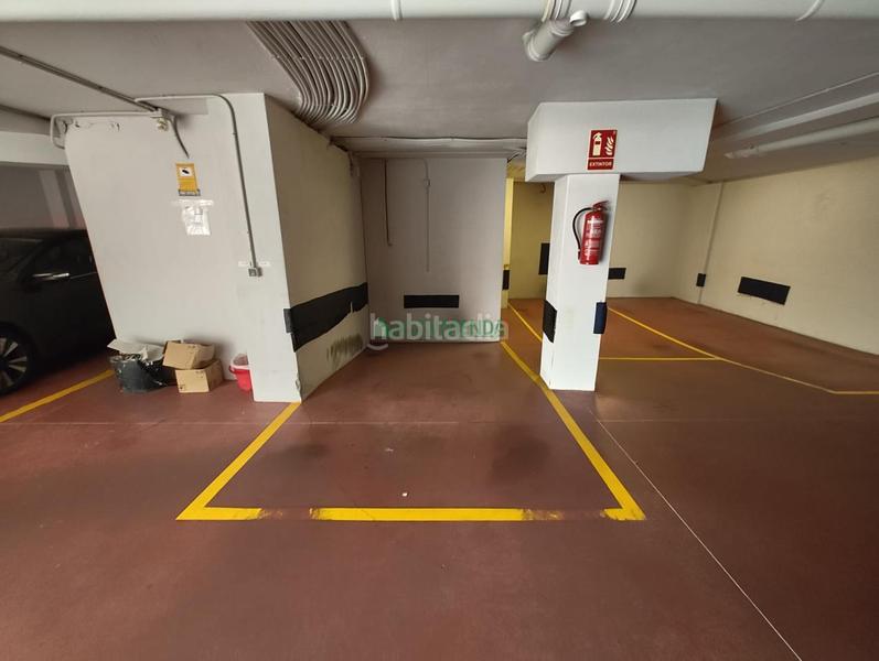 Foto c2649ad7-b2c1-4e85-9bf5-78b69759859a. Parking coche en Casablanca - Calvario Vigo