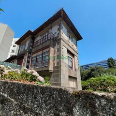 Edificio en Camelias - Pi y Margall
