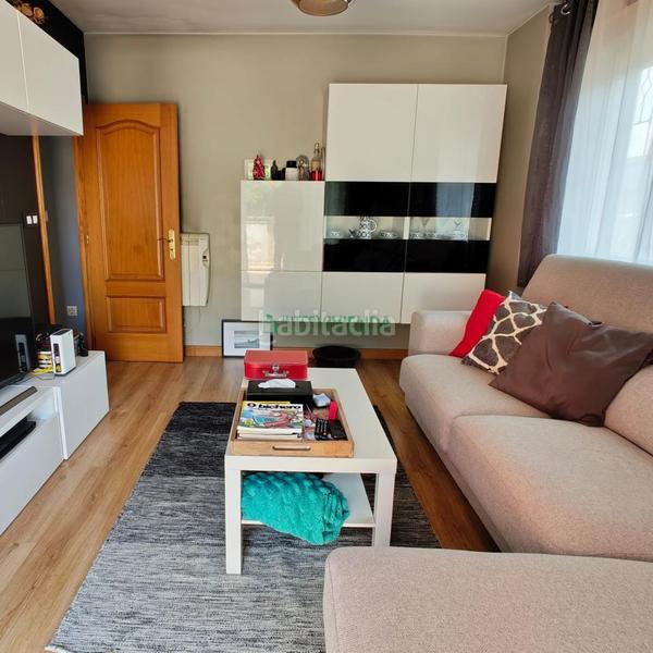 Foto a21679d6-b08c-4e8a-9022-486f8a324d4e. Casa adossada amb calefacció aparcament a A Salgueira - O Castaño Vigo
