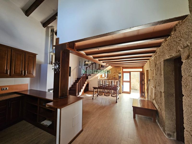 Foto 00329f45-cd74-48e1-ae99-901bf0ad485f. House with heating parking in Neves (As)