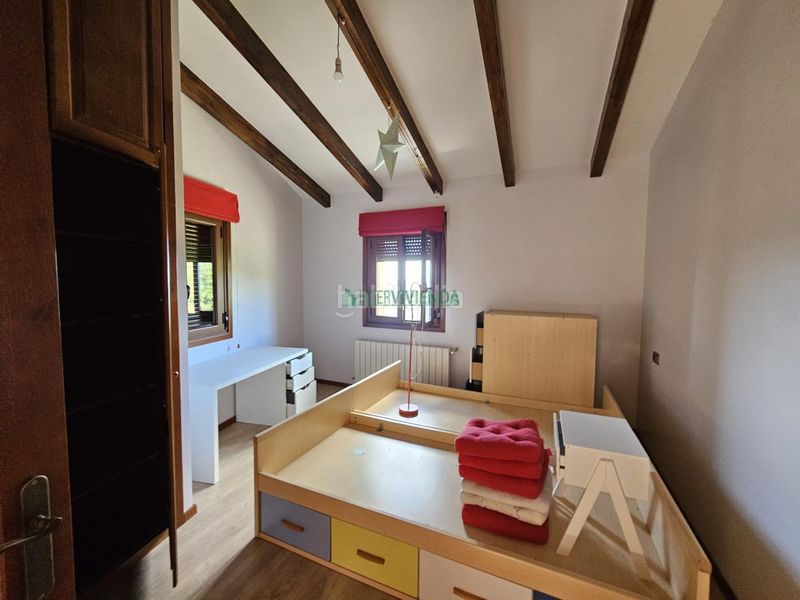 Foto 0edccb2c-d609-4100-bfbd-25e2b063859f. House with heating parking in Neves (As)