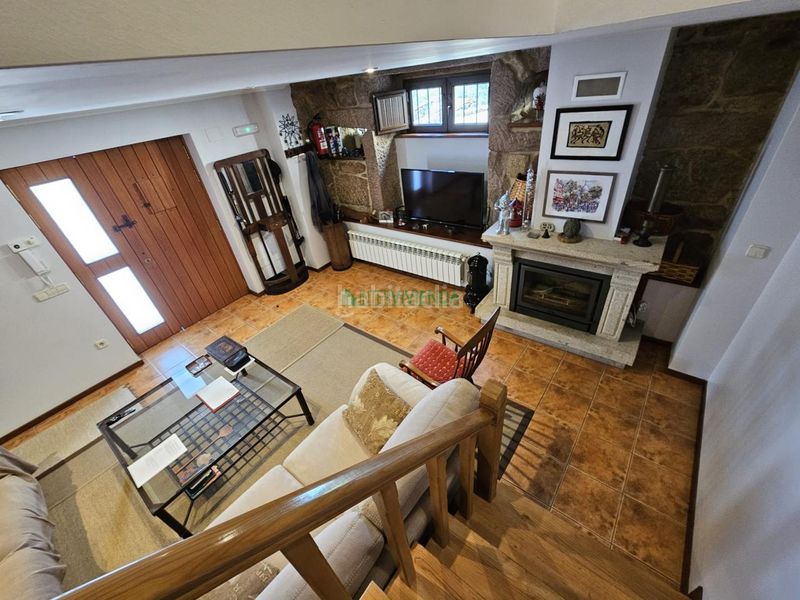 Foto 30f05d23-e636-4e33-be89-4e851b5cbcf4. House with heating parking in Neves (As)