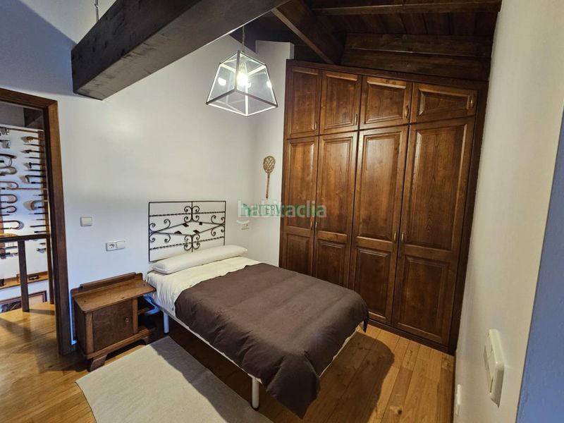 Foto 4aec7433-8825-40d1-95d8-419f6f8b5174. House with heating parking in Neves (As)