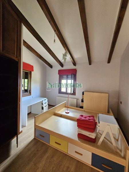 Foto 65da3f99-0c60-4203-ab84-a5d27291e159. House with heating parking in Neves (As)