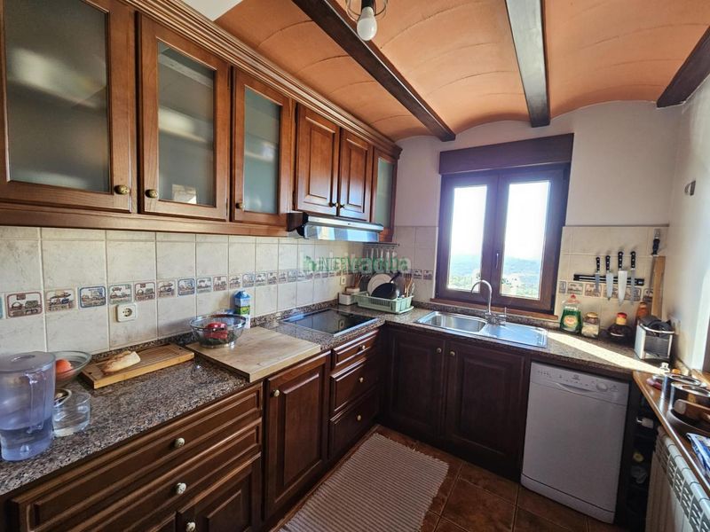 Foto 79c79b9e-bc25-4a91-ab14-ebe520d1831f. House with heating parking in Neves (As)