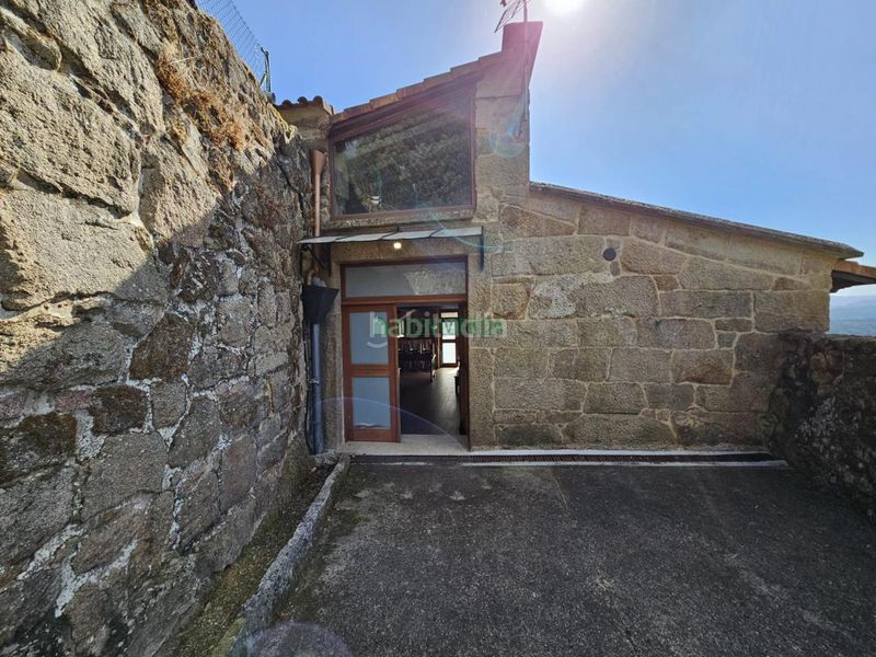 Foto 8ed3a17e-9b39-4a71-81a9-c5c46de6efc8. House with heating parking in Neves (As)