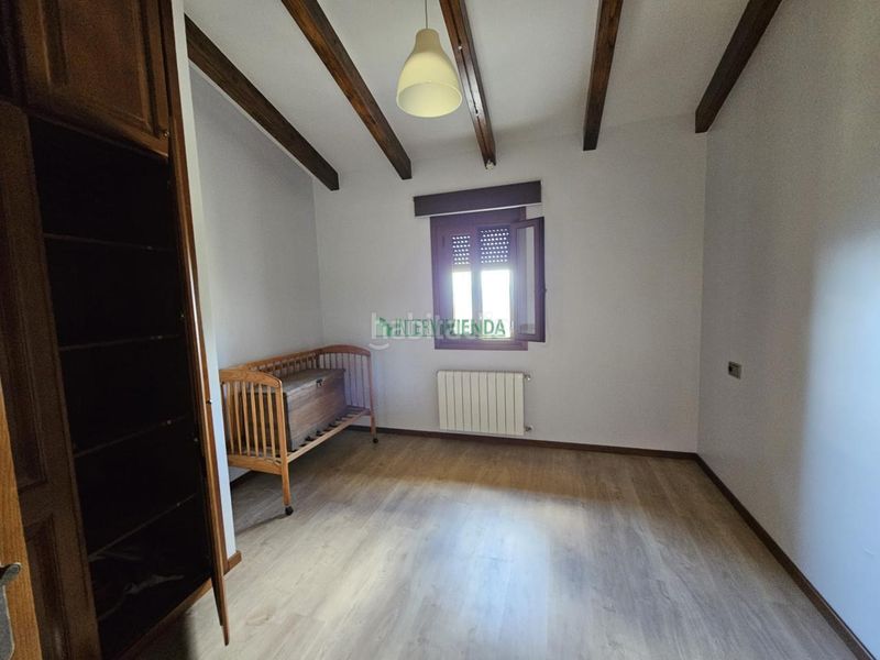 Foto a3b21fe2-fea3-4106-abb3-80a3a6118f0c. House with heating parking in Neves (As)
