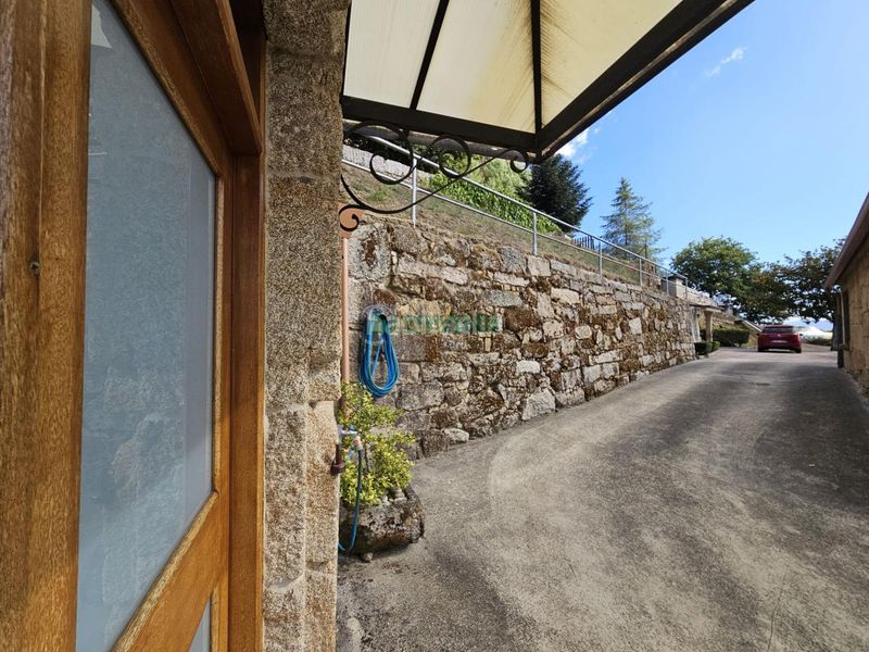 Foto a62be5e5-df56-4a64-857c-5140187cede8. House with heating parking in Neves (As)