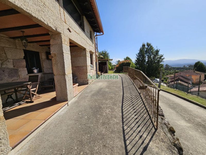 Foto a745fdcd-6b0c-4928-bf7b-15206fd852b6. House with heating parking in Neves (As)