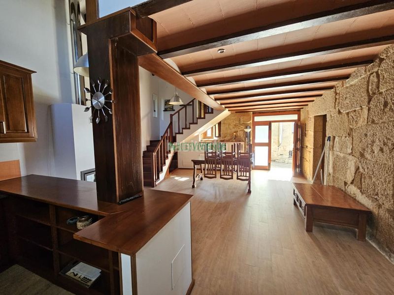 Foto bfc7788b-e16b-4dbe-8e50-19ea3bcdcef6. House with heating parking in Neves (As)