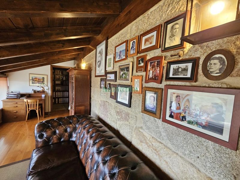 Foto d34d96a1-1e8c-482e-ba65-eff166a52b7e. House with heating parking in Neves (As)