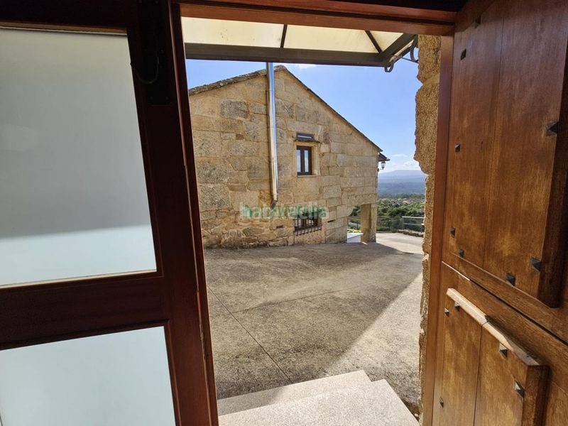 Foto e49d318e-3ffd-4be1-b78a-a01a9fe399d4. House with heating parking in Neves (As)