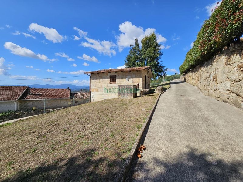 Foto fa88c5e1-91f7-474e-a6fd-16f15a604759. House with heating parking in Neves (As)