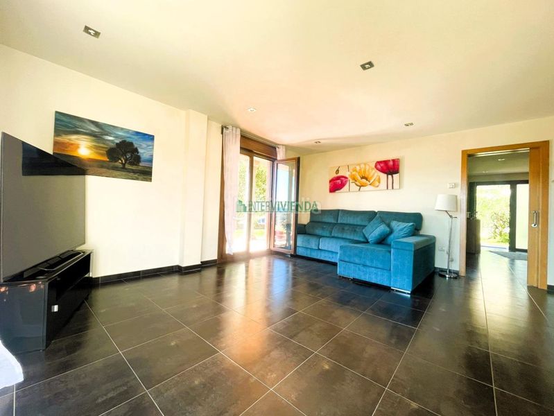 Foto 1d866a09-9bdb-4d4a-8ee8-118435303109. Xalet amb calefacció aparcament a Moaña