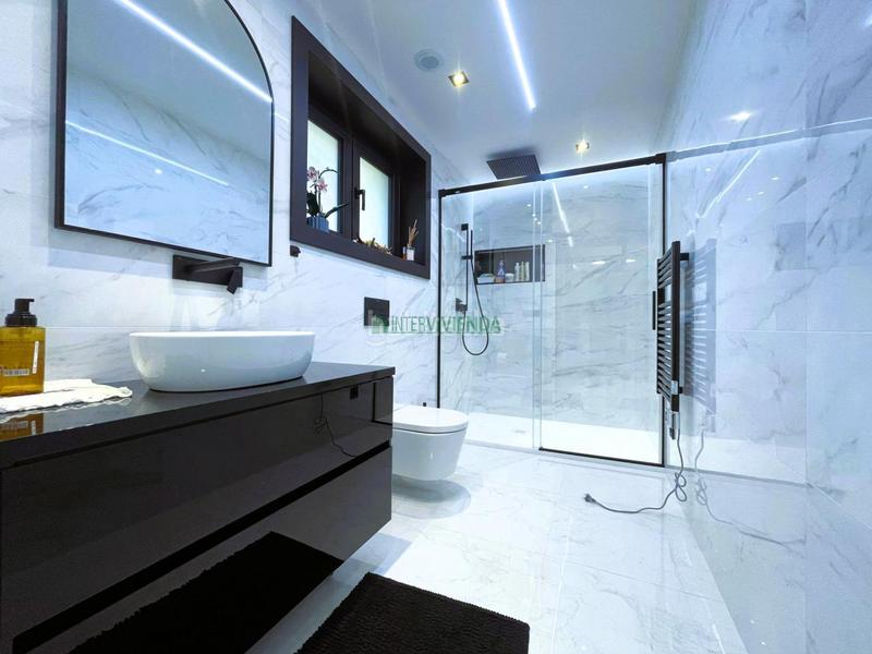 Foto c6acfce6-3dcb-4df6-bb43-191ee452a8b6. Casa con riscaldamento parcheggio in Redondela