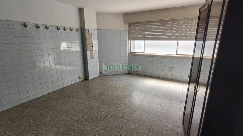 Foto 2ab80900-0073-44e0-b350-d4d0f8b32431. Business premise in Berbés - Peritos Vigo