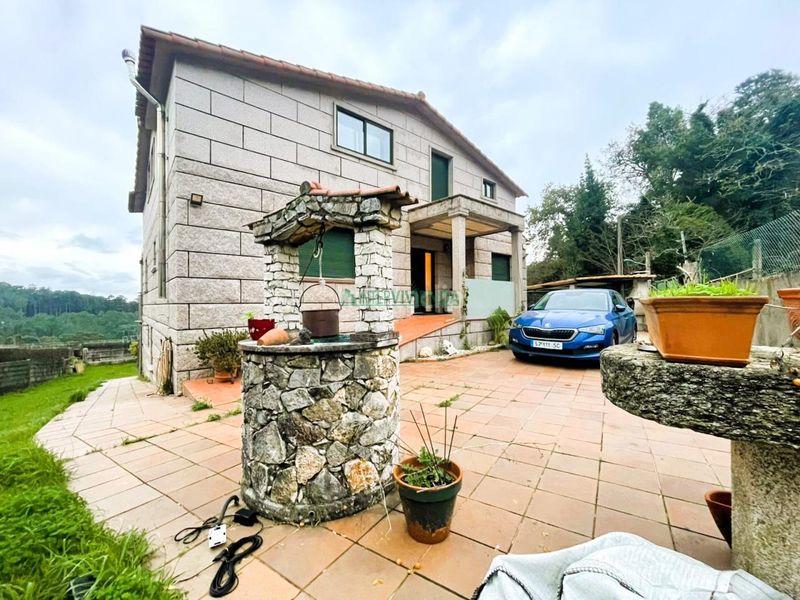 Foto 6a5dbea2-410b-4260-9775-a063982e2a64. Chalet en Bembrive Vigo