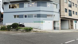 Parking voiture à Teis