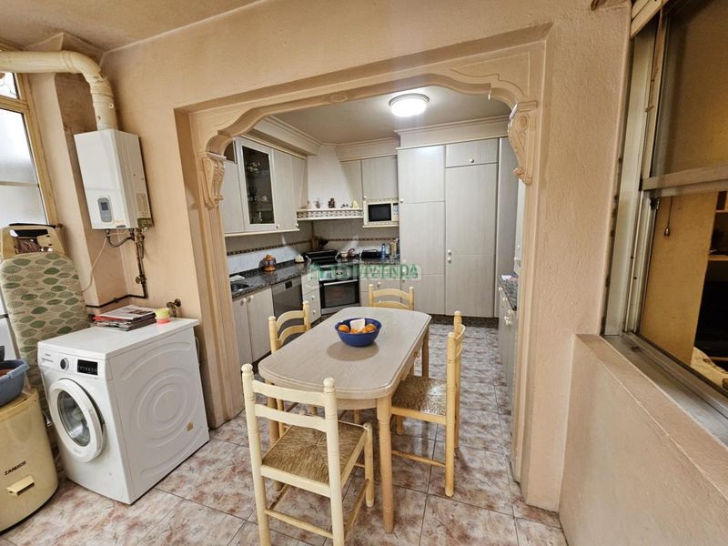 Foto d3a991d7-24bf-48d1-afd9-efbc2fdd3b36. Piso en Centro - Areal Vigo