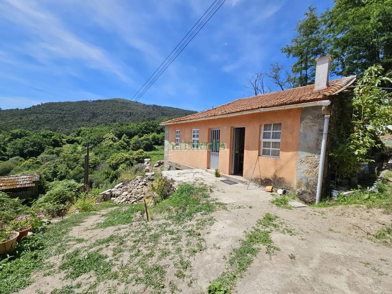 Foto 1d3c92c9-4df4-43c8-a44b-a923c8588244. Casa a Arbo