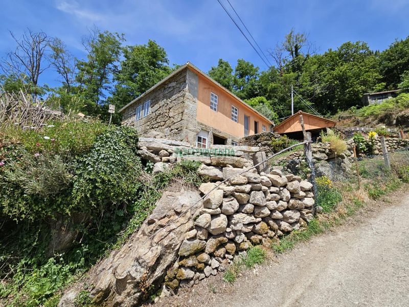 Foto 24d18269-6990-43c2-95a6-7637ffd76fc2. Casa a Arbo