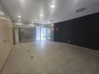 Local Comercial a Plaza de la industria