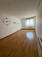 Lloguer Pis a Calle de las tablas 2. Piso sin amueblar de una habitacion, con garaje y trastero. opor