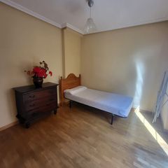 Miete Etagenwohnung in Murallas. Piso en alquiler junto al ayuntamiento