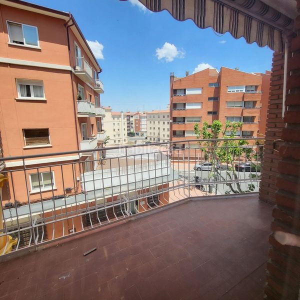 Foto 79122b51-4d23-4a92-bc30-86c6f800bc68. Rent flat with heating in Centro Ávila