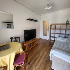 Miete Etagenwohnung in San Antonio. Piso al lado del instituto vasco de la zarza