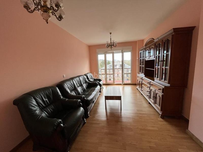 Foto f6d4c406-44c4-4206-bcbf-ca10e9aecc34. Piso en Pravia