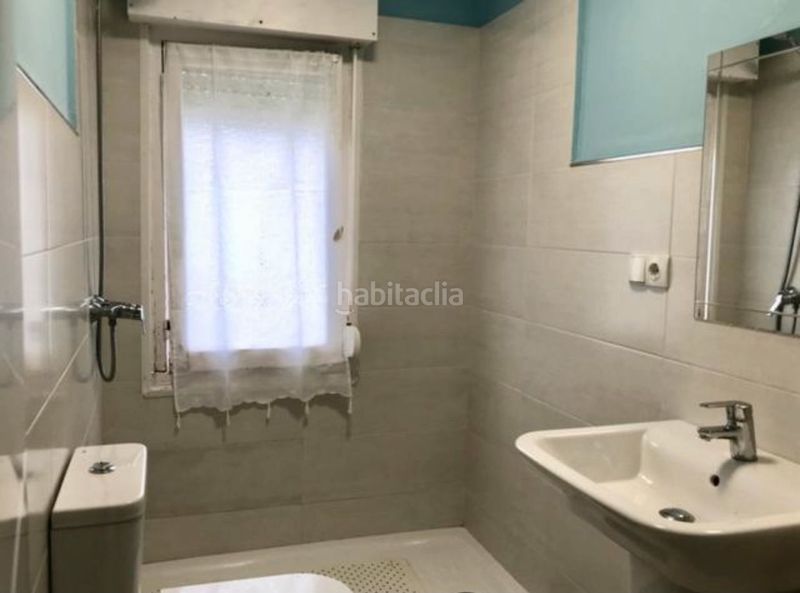Foto f8f64370-be74-44fa-9051-efb676f12f63. Rent flat with heating in Versalles Avilés