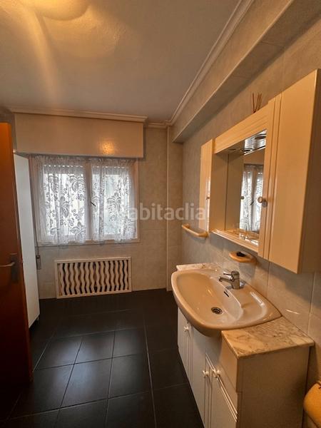 Foto ce15c1a7-0795-4aa8-b18f-5dbbb67e2d8e. Pis a calle vital aza 4 a Pravia