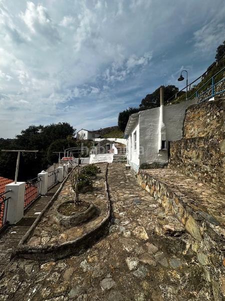 Foto e19f18f0-1f19-4b95-8641-188d98ba70b8. Casa bifamiliare in calle cimadevilla 18 in Cudillero