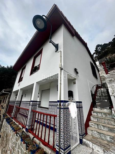 Foto e91d2a8e-dfe7-4aa4-86f7-4a7433beded5. Casa bifamiliare in calle cimadevilla 18 in Cudillero