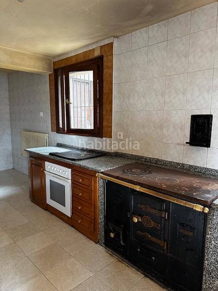 Foto b93d5c57-bd9d-4784-bcde-f2f760711c63. Casa aparellada a aldea peñaullan 111 a Pravia