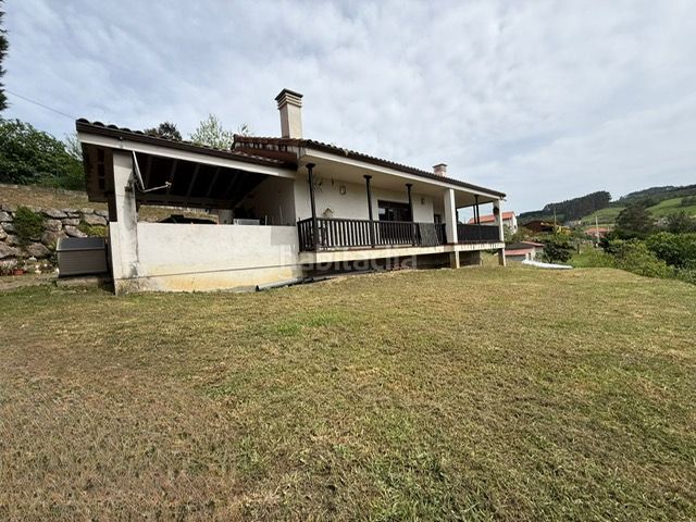 Foto 0239439d-f25f-4e6d-b458-0fa348330cf8. Chalet en carretera a molleda 13 en Villalegre - La Luz Avilés